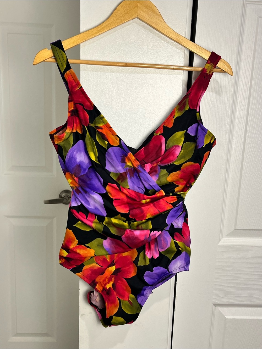 Womens Trimshaper Floral One Piece Swimsuit Size 12 Tropical Slimming Beach